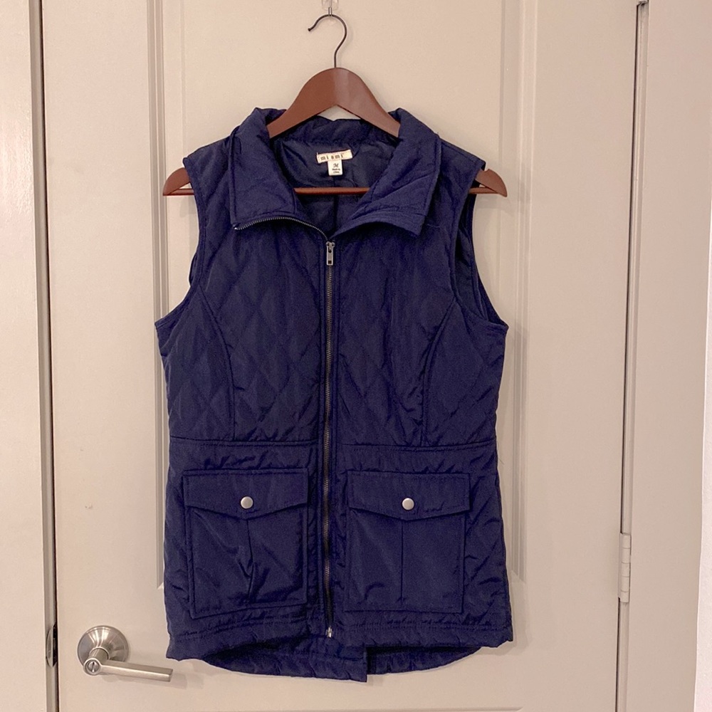 Medium navy vest. Brand Miami.